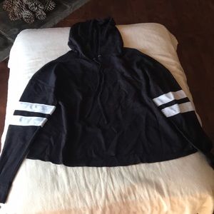 NWOT cropped hooded long sleeve T-shirt